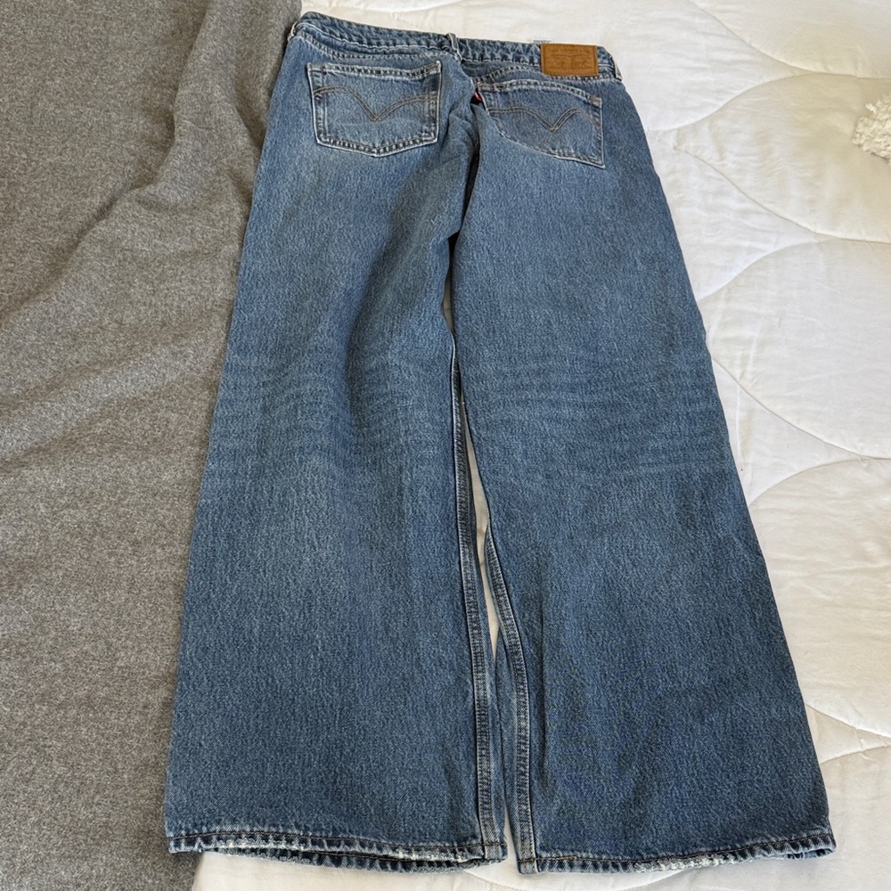 Levi's Premium Classic Blue Jeans - Picture 11 of 11
